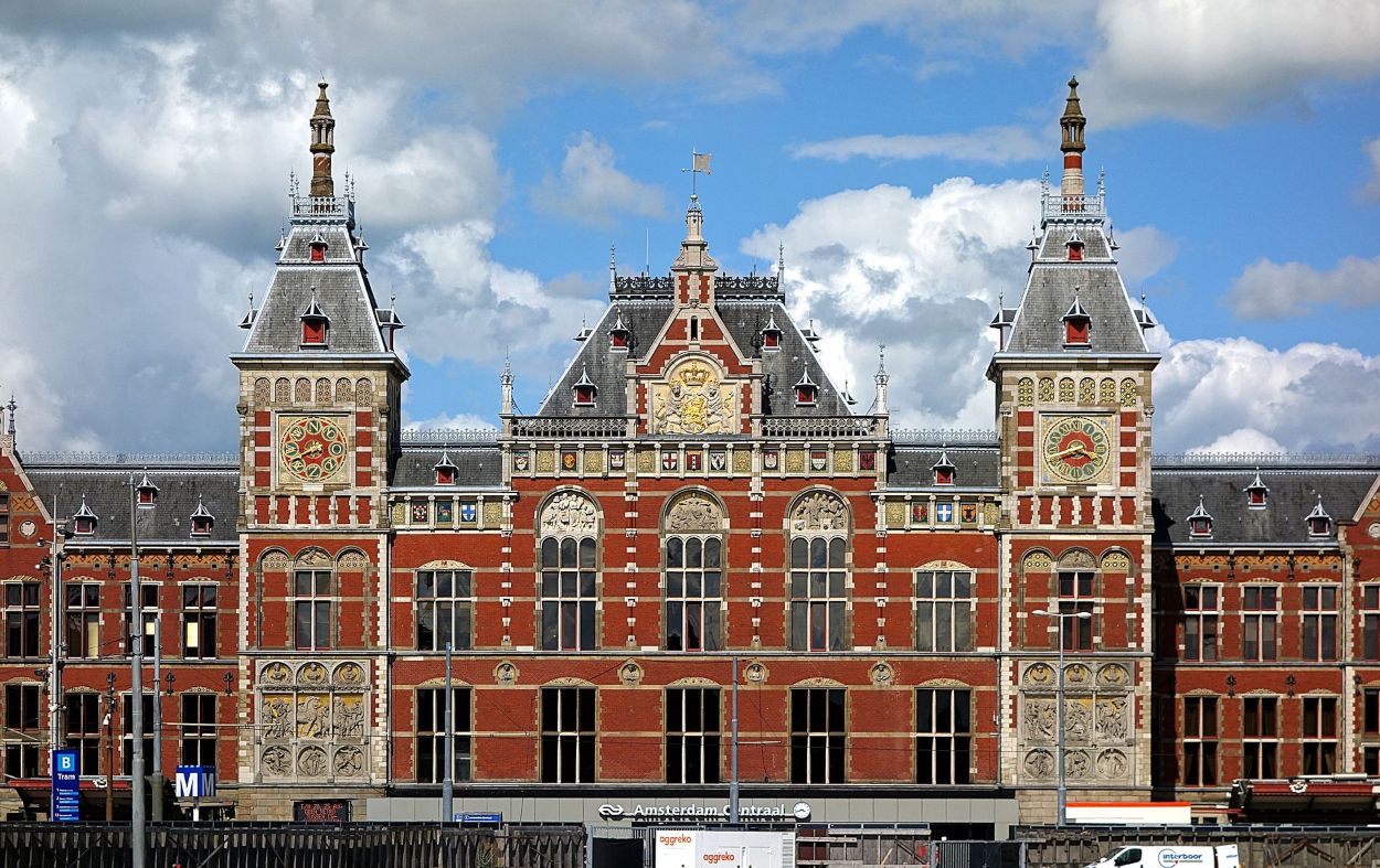 Centraal Station Westknoop te Amsterdam